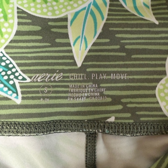 Aerie Chill Play Move Legging Women’s Size Small Green Flower Pattern Theme - Picture 4 of 8